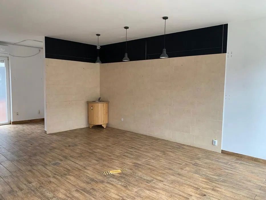 6e88287254277615cdf56e5aea94c5bb 7 Noiembrie - Inchiriere spatiu comercial - B-dul. 22 Decembrie 1989 - Image 1