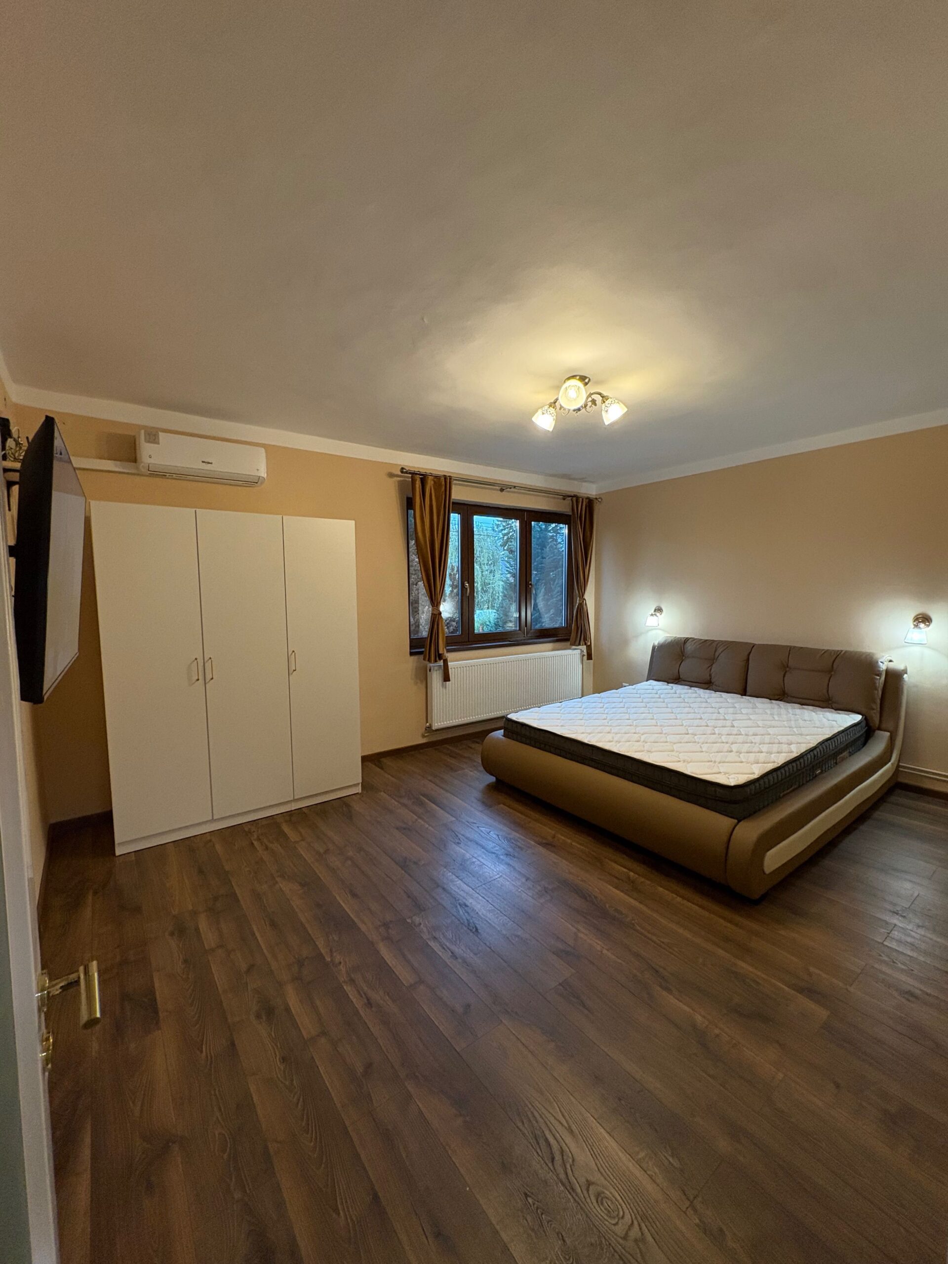 image;s=3024x4032 De închiriat Apartament la casa, 2 camere, Cornișa, la 500 m de UMFST - Image 1