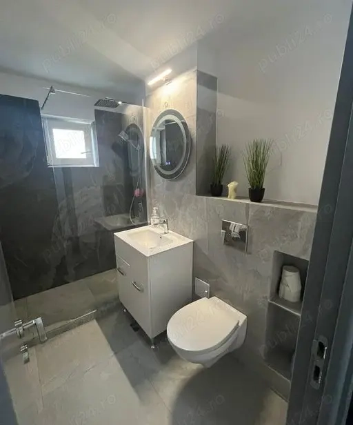 83dbd5625a68314b7e7c14ac1454dcb1 chirie in CENTRU Apartament cu 2 camere - Image 1